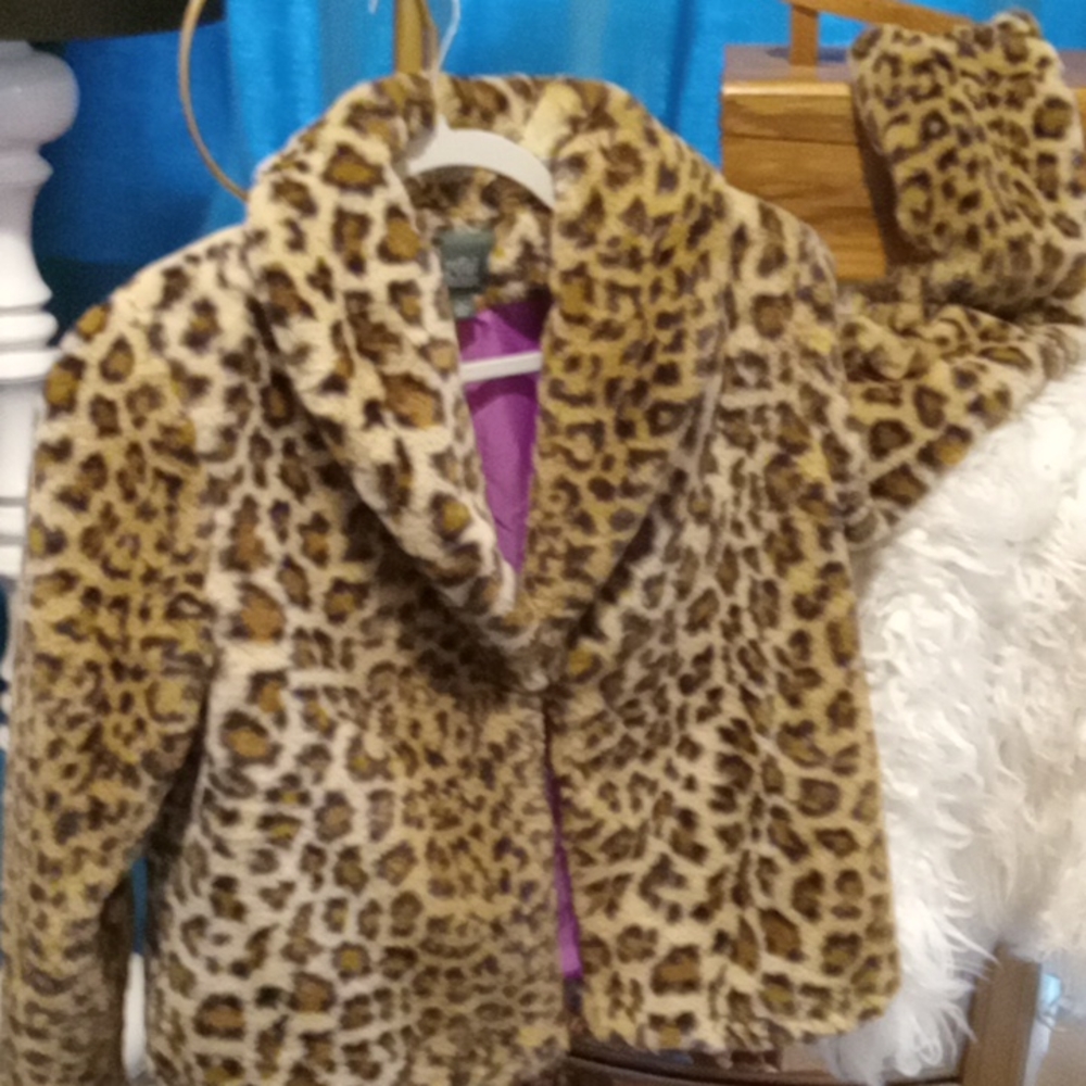 Leopard coat size-small wild fable brand